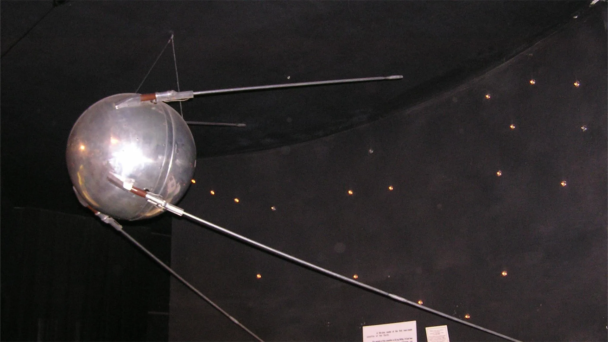 Fig.1 Sputnik 1 11zon